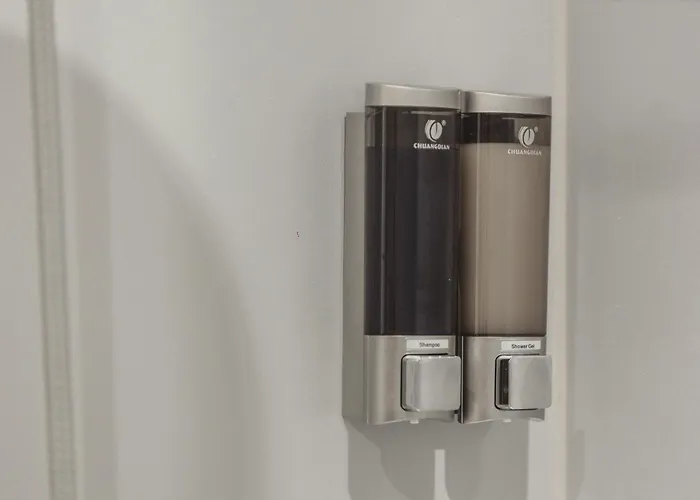 Prázdninový dům 4 Bdr House, Free Parking - Sleeps 8 - Contractor, Professionals, Family Friendly *